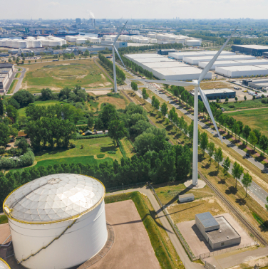 Luchtfoto van elektriciteitsstation Ruigoord in Noord-Holland