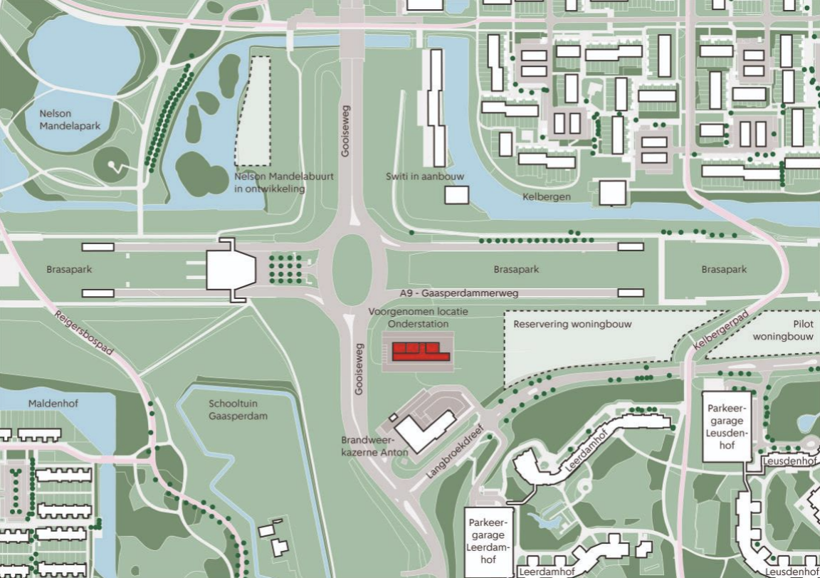 Plattegrond waarop het elektriciteitsstation (in het rood) te zien is.