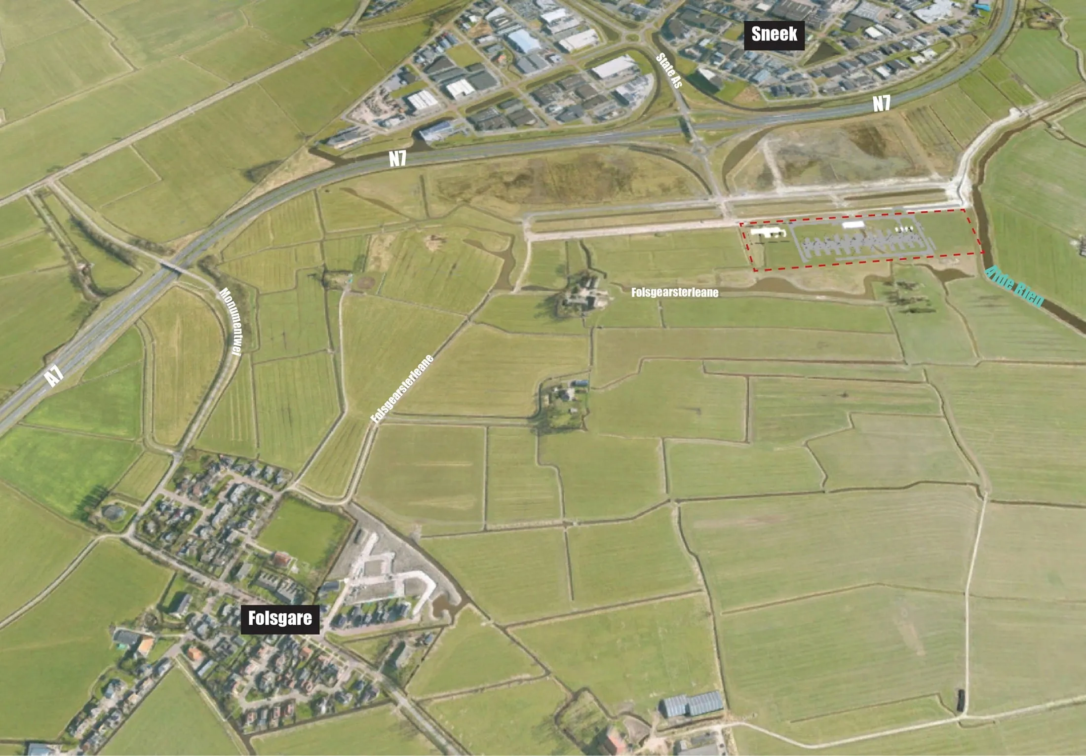 Luchtfoto met de locatie van het nieuwe elektriciteitsstation rood omlijnd.