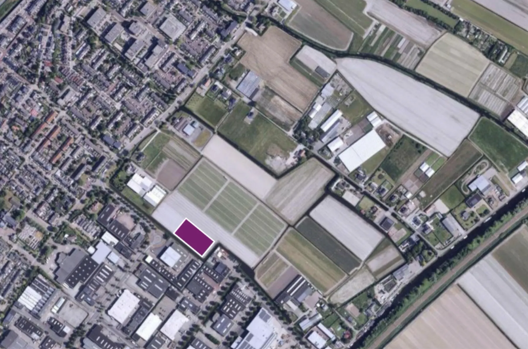 Luchtfoto met de locatie waar het nieuwe elektriciteitsstation komt.