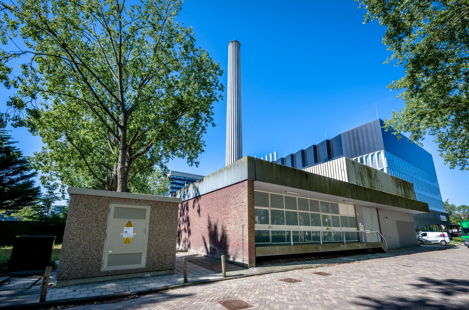Foto van het bestaande elektriciteitsstation aan de Wassenaarseweg