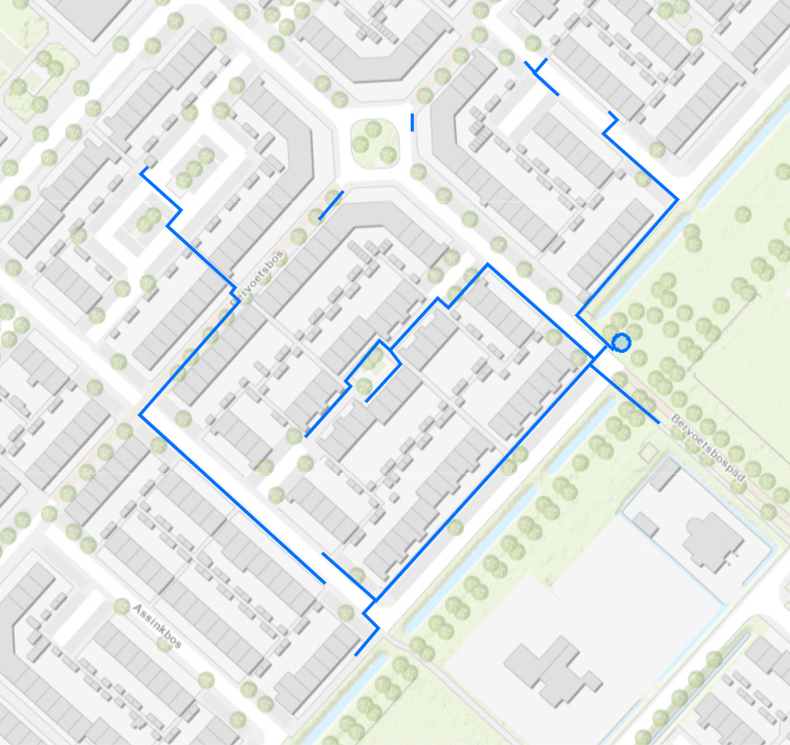Plattegrond waarbij kabels ingetekend zijn in de Bervoetsbos, Assinkbos en Bunderbos