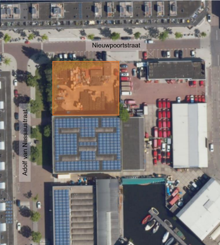 Bovenaanzicht van de locatie van het nieuwe elektriciteitsstation aan de Niewpoortstraat. Er is een oranje vlak gemarkeerd op de kruising met de Adolf van Nassaustraat en de Nieuwpoortstraat